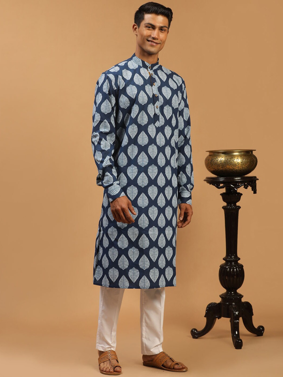 

VASTRAMAY Floral Printed Pure Cotton Sustainable Kurta with Pyjamas, Blue