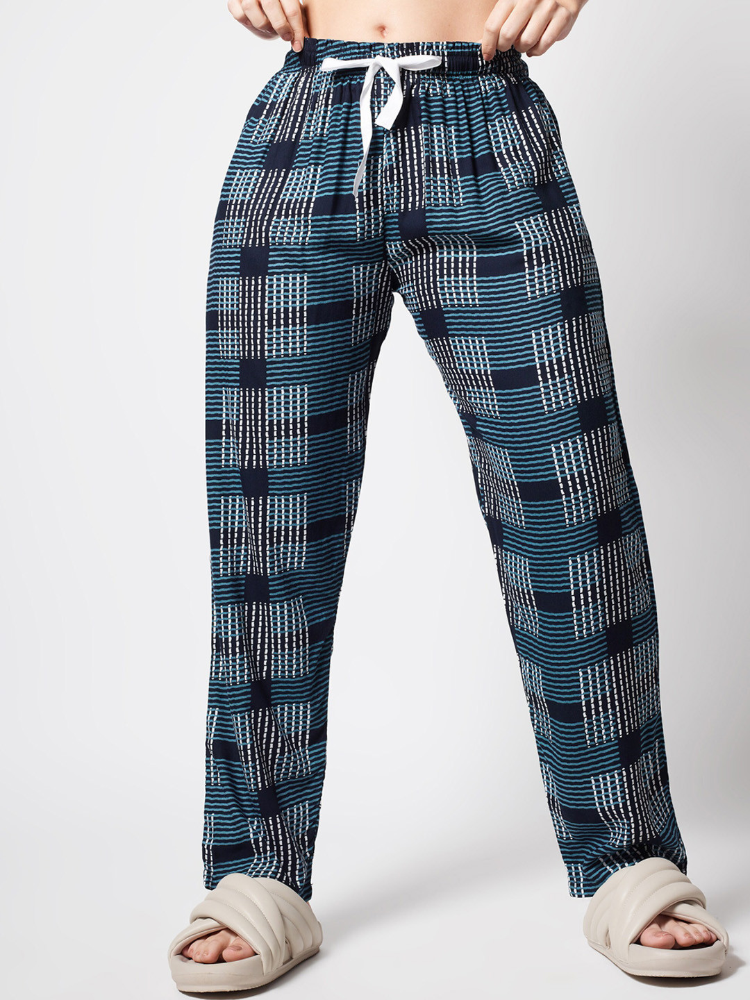 

Zeyo Women Checked Mid-Rise Straight Lounge Pants, Blue