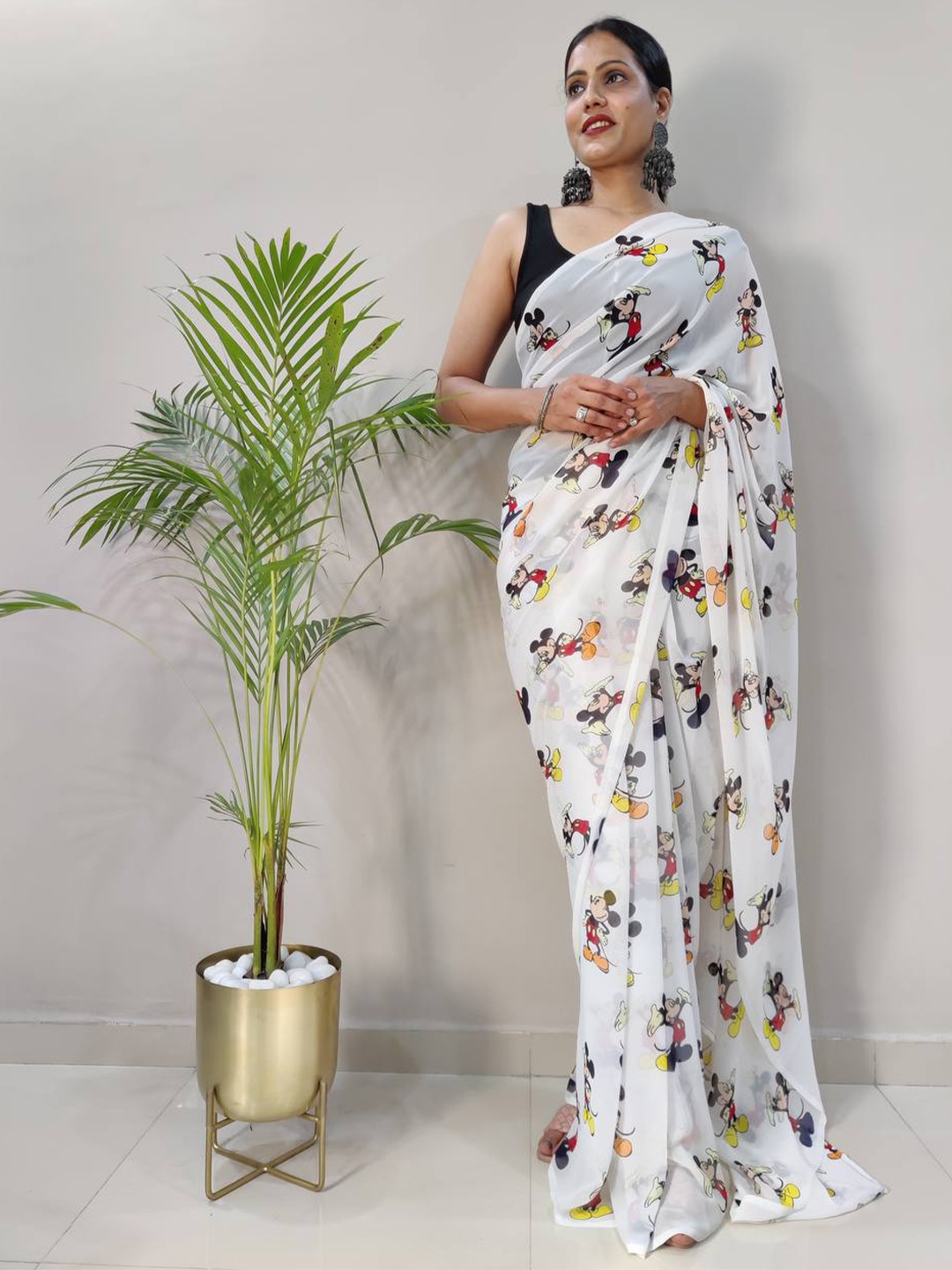 

BESUCHER Mickey Printed Pure Georgette Saree, White