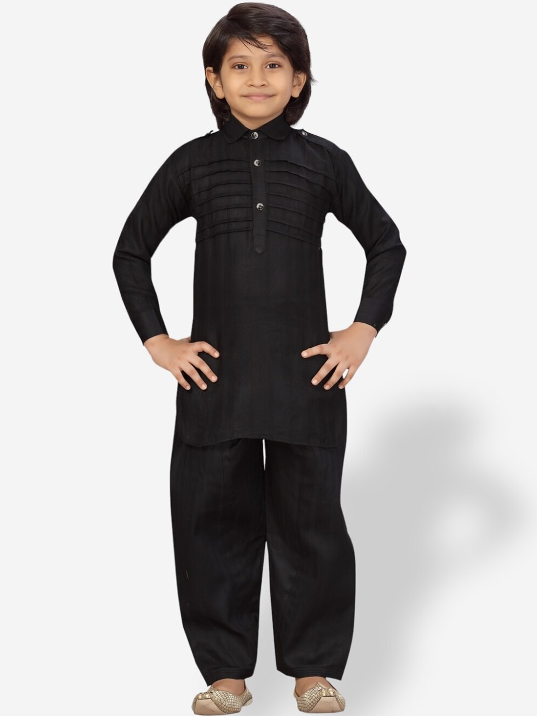 

Aarika Boys Black Pure Cotton Kurta with Pyjamas