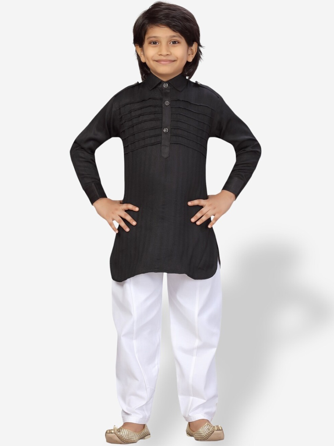 

Aarika Boys Black Pure Cotton Kurta with Pyjamas