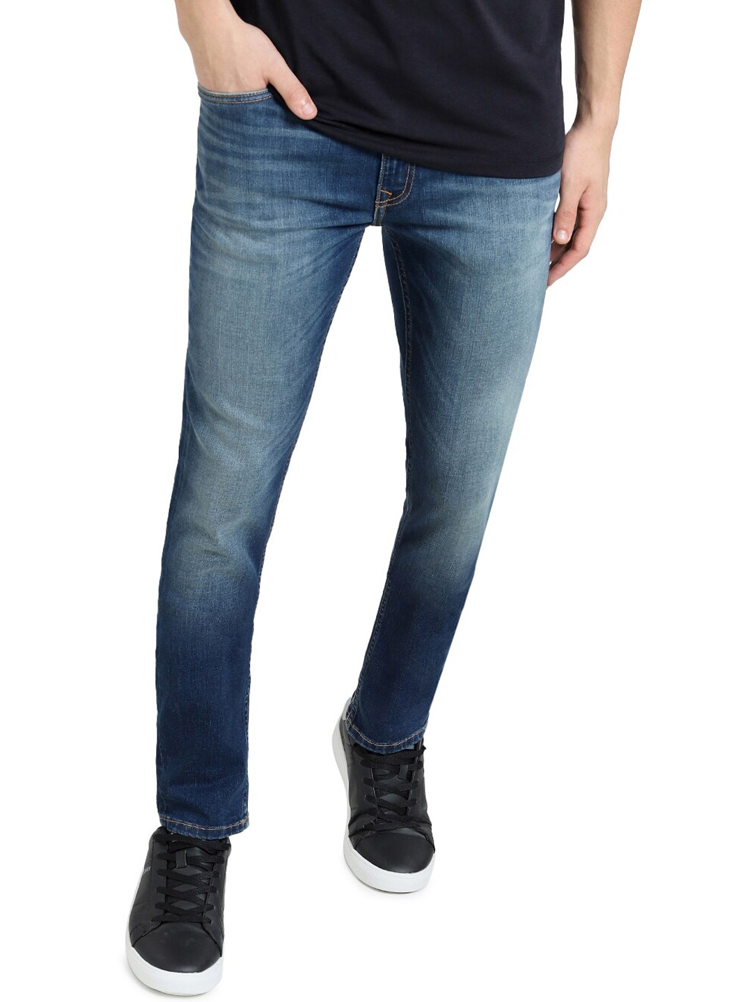 

Jack & Jones Men Slim Fit Low-Rise Cotton Jeans, Blue