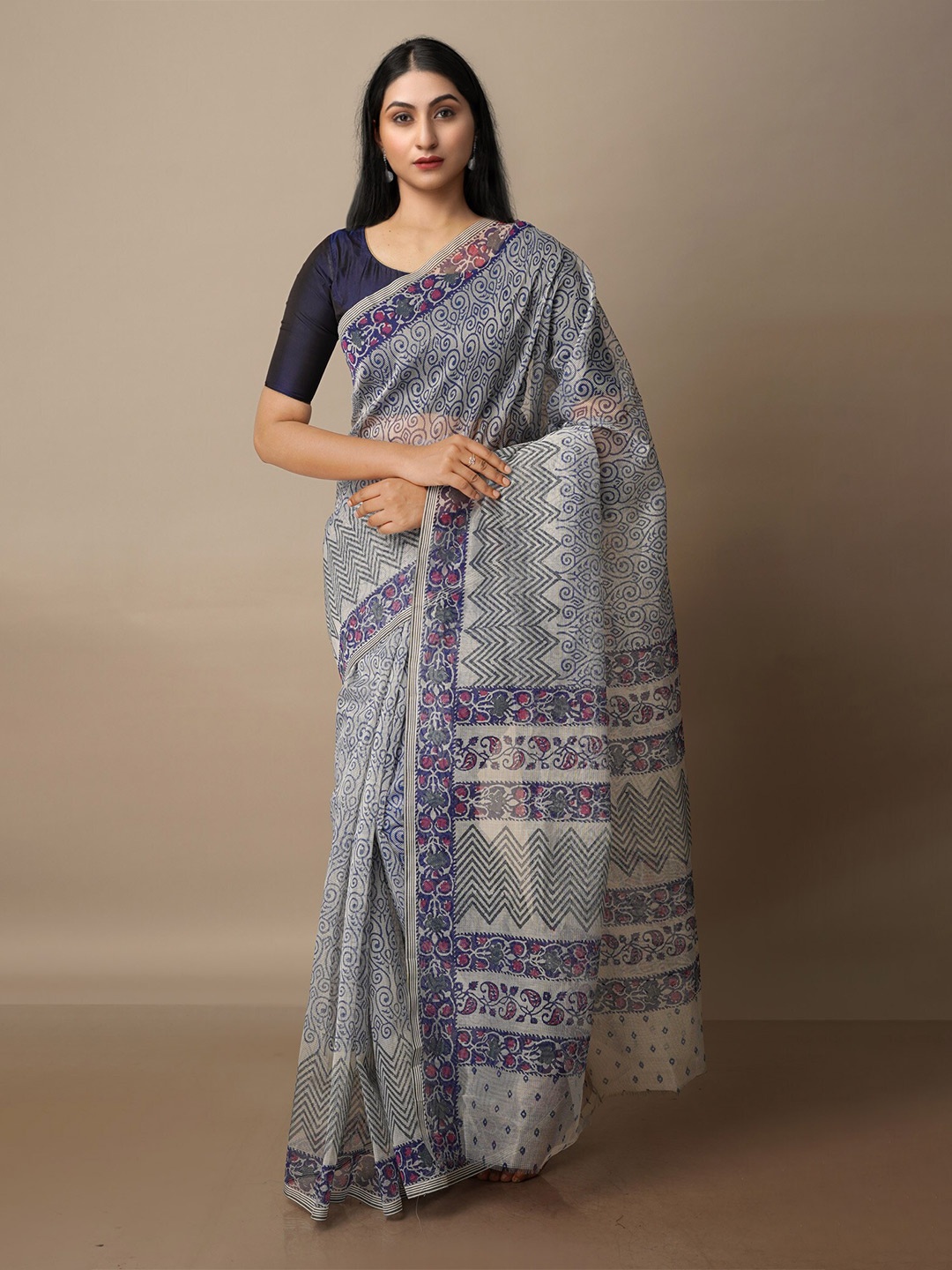 

Unnati Silks Ethnic Motifs Printed Banarasi Saree, Grey