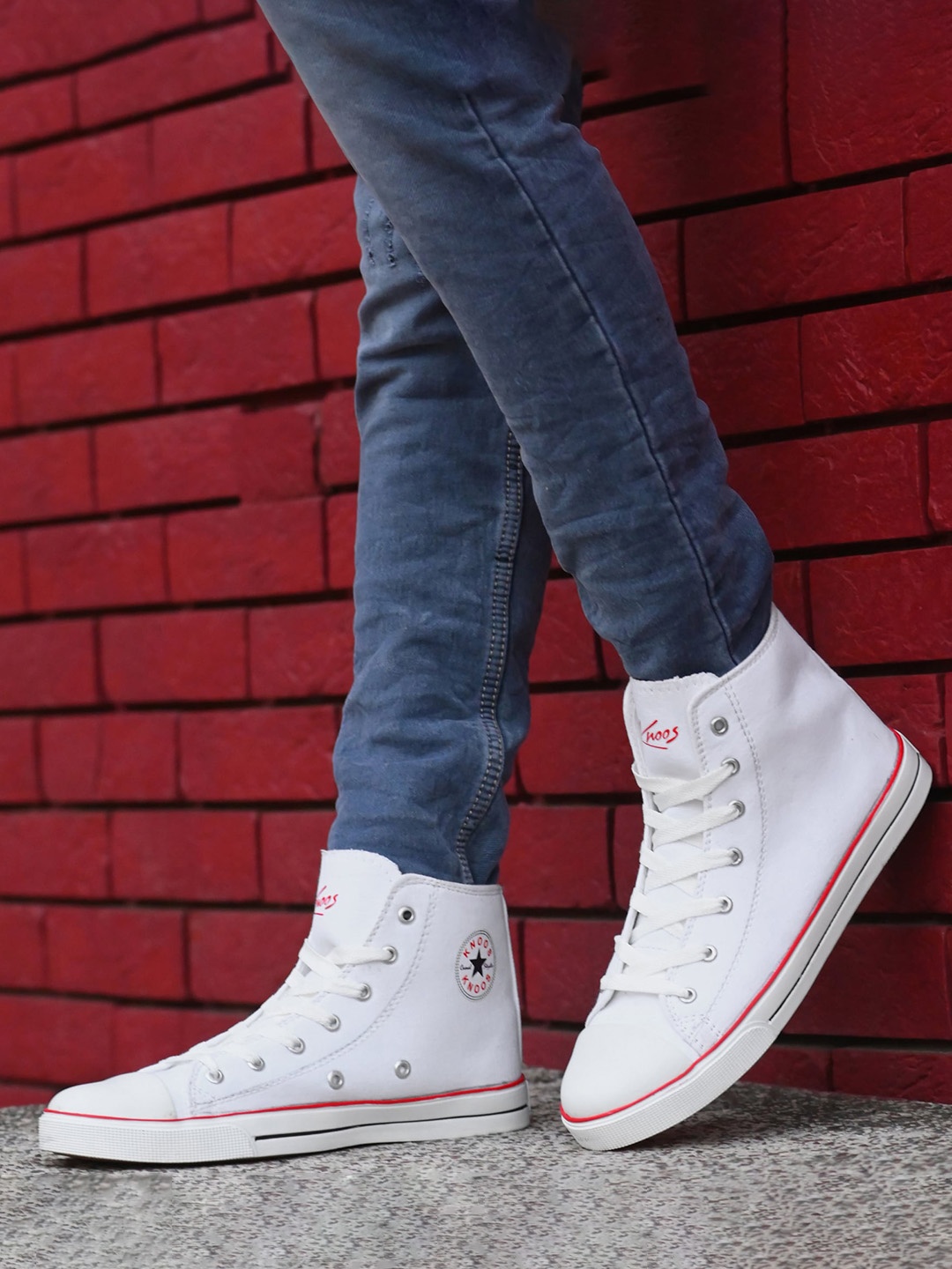 

knoos Men Mid-Top Lace-Up Sneakers, White