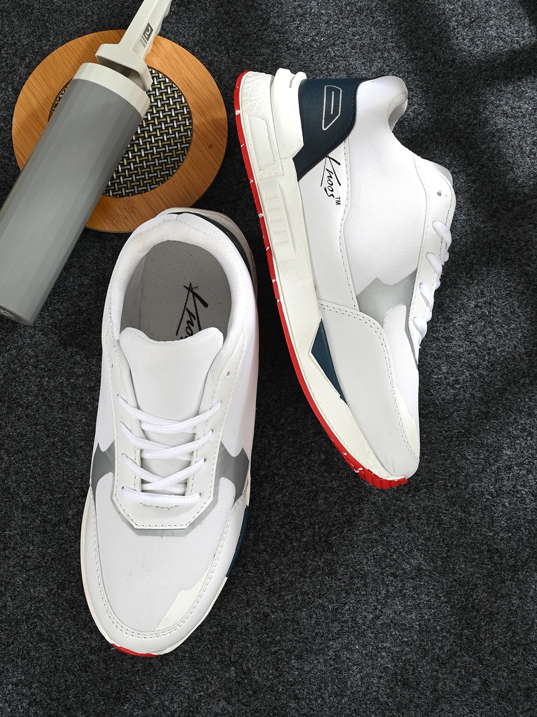 

knoos Men Colorblocked Comfort Insole Mesh Sneakers, White