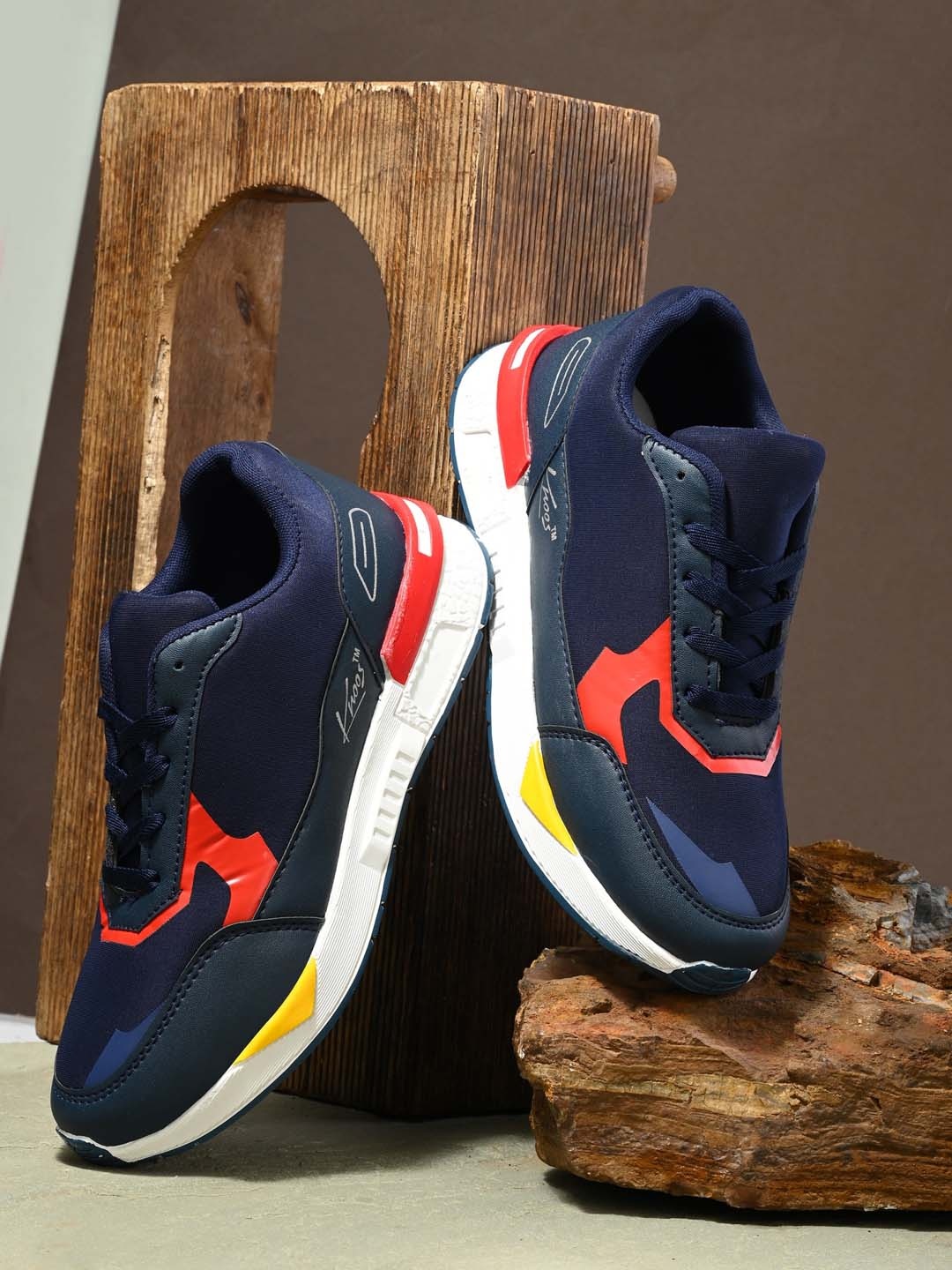 

knoos Men Colourblocked Sneakers, Navy blue