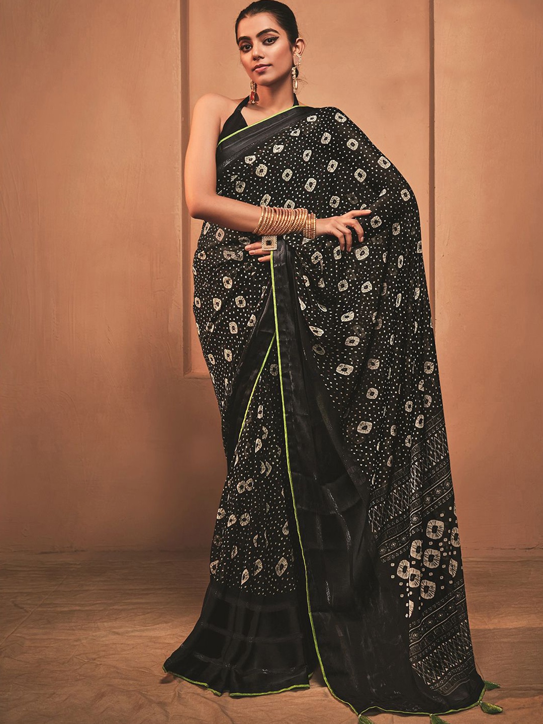 

Satrani Bandhani Printed Poly Georgette Saree, Black