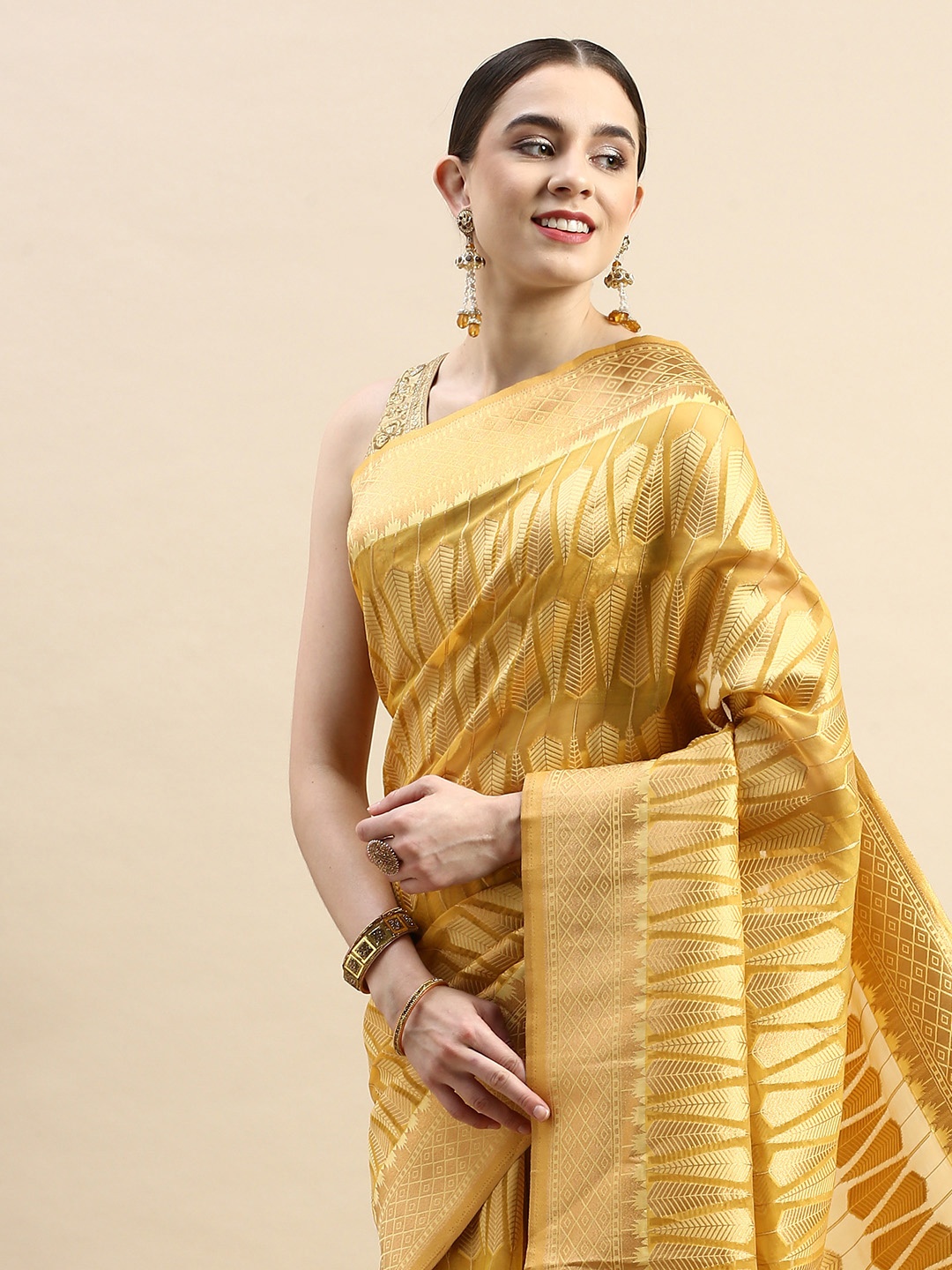

VASTRANAND Geometric Zari Organza Banarasi Saree, Yellow