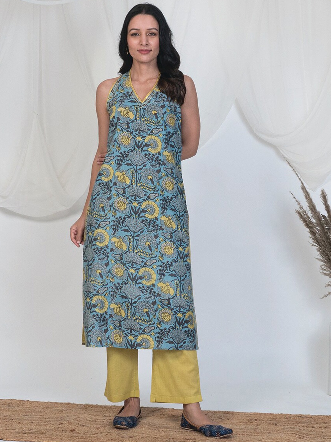 

AKISO Printed Gotta Patti Pure Cotton A-Line Kurta, Turquoise blue