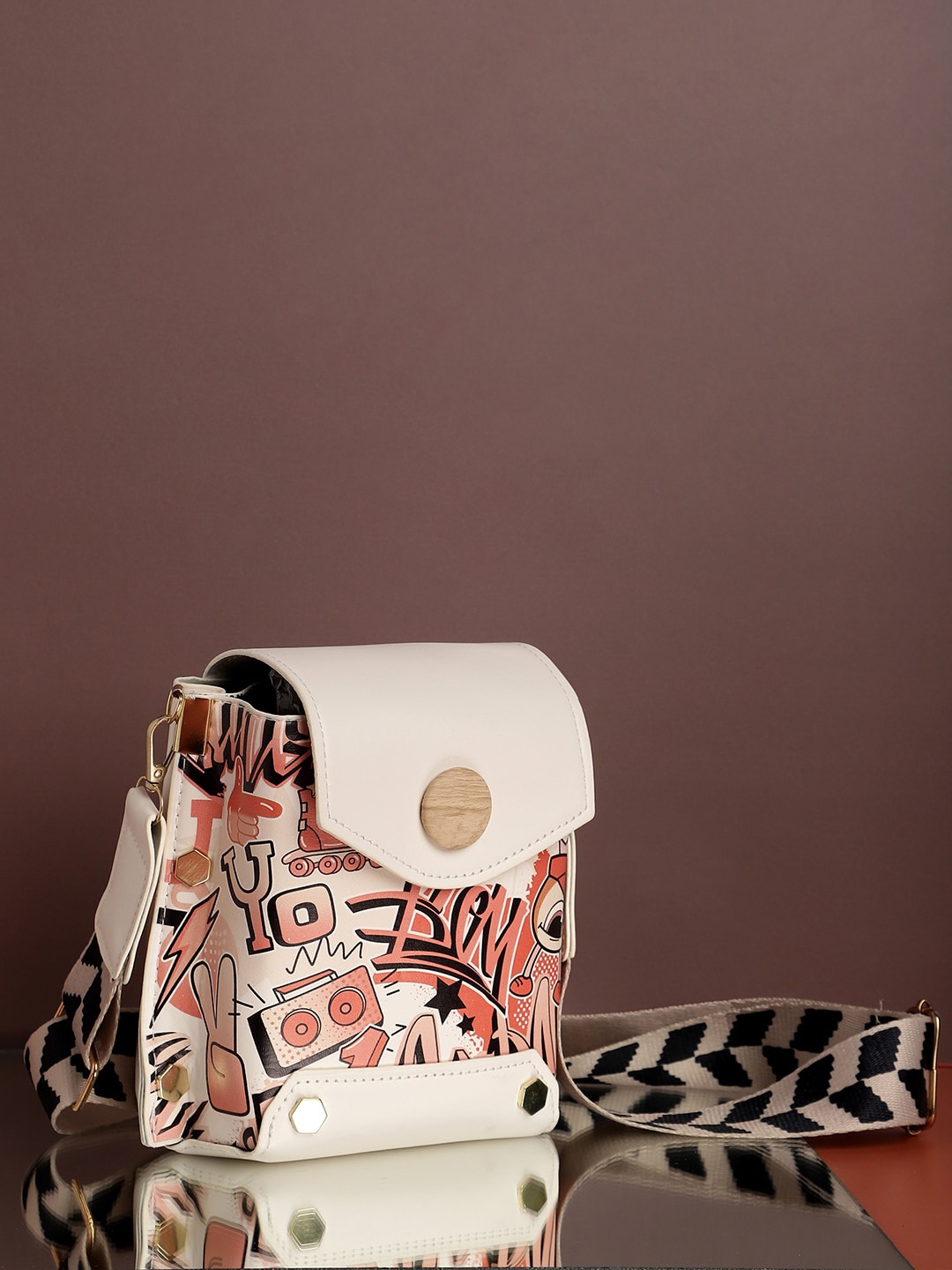 

HAUTE SAUCE by Campus Sutra Graphic Printed Structured Sling Bag, White