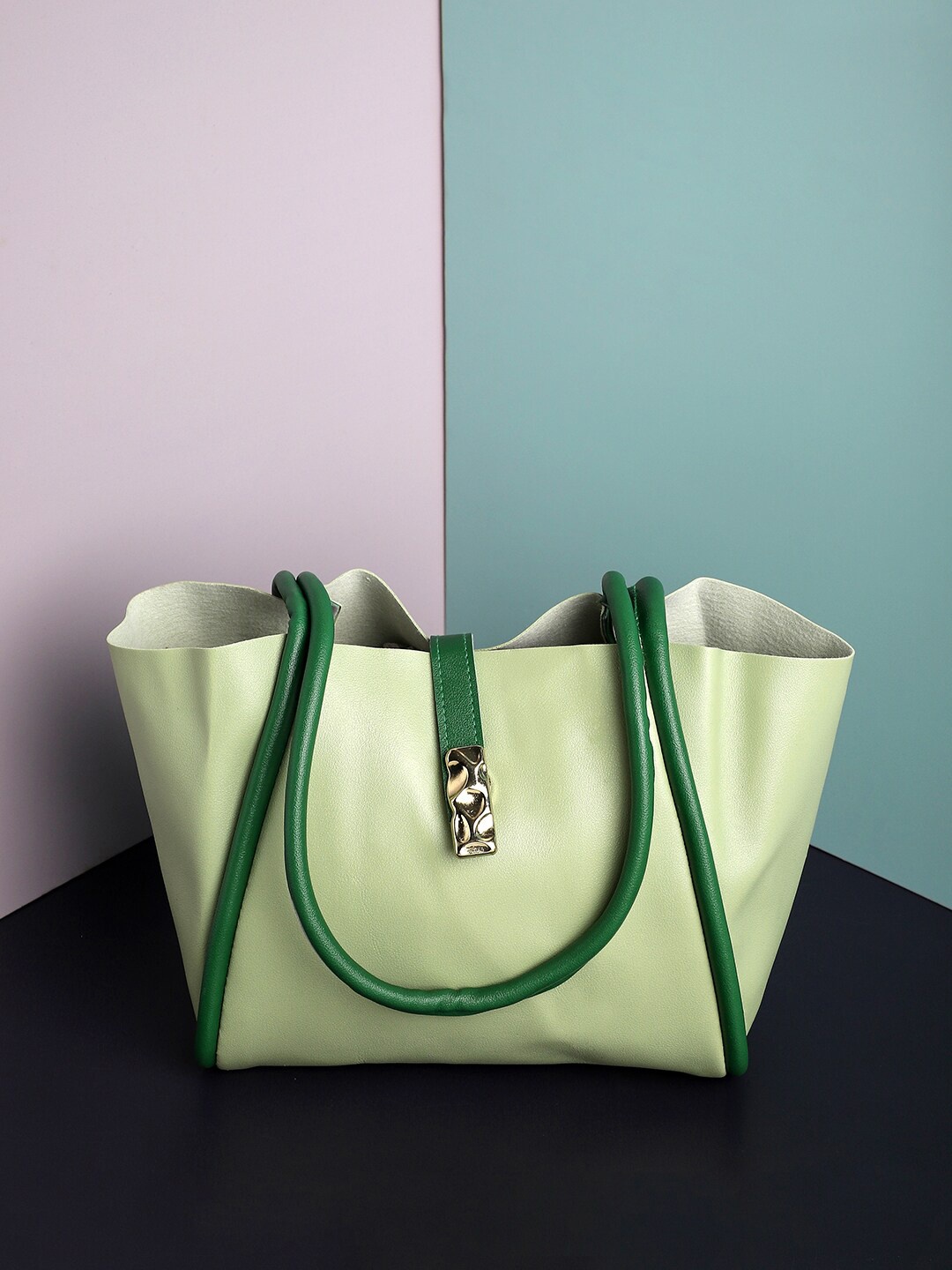 

HAUTE SAUCE by Campus Sutra PU Structured Handheld Bag with Tasselled, Green