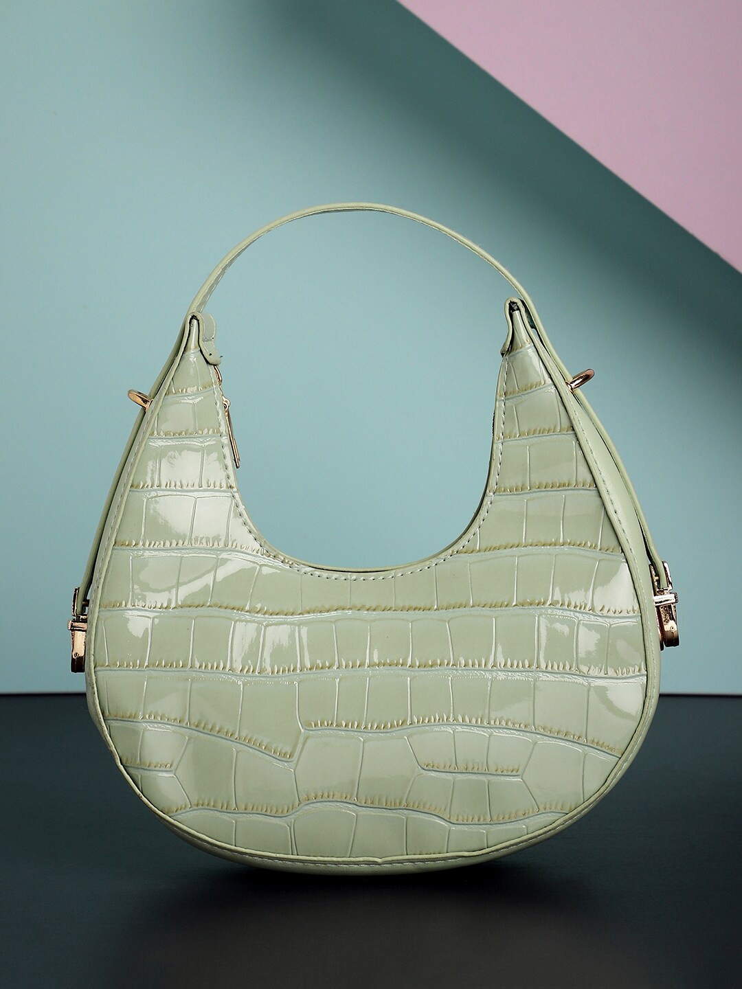 

HAUTE SAUCE by Campus Sutra Textured Structured Hand Bag, Green
