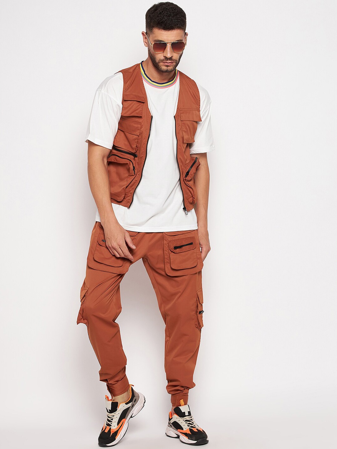 

FUGAZEE Relaxed-Fit Zipped Cargo Pocket Joggers, Rust