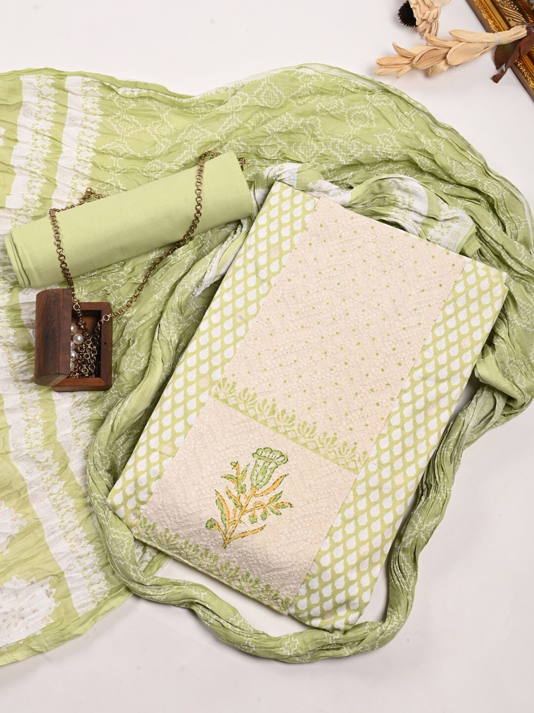 

Meena Bazaar Pure Cotton Unstitched Dress Material, Green