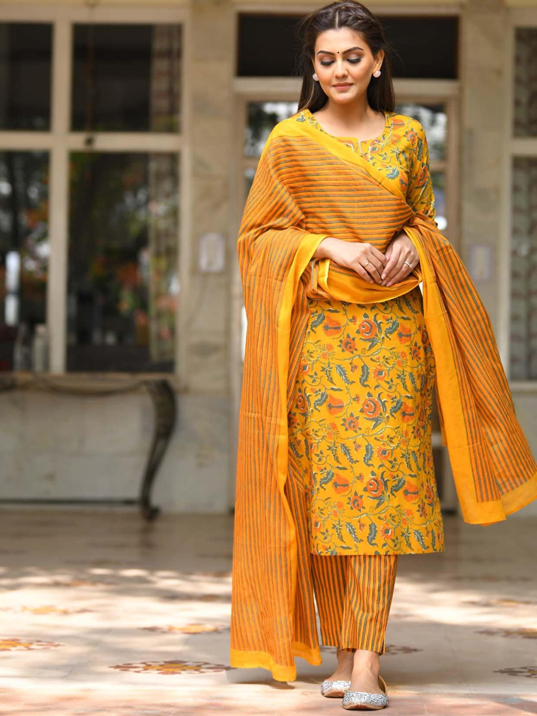 

KAAJH Floral Printed Gota Patti Pure Cotton Kurta with Trousers & Dupatta, Yellow