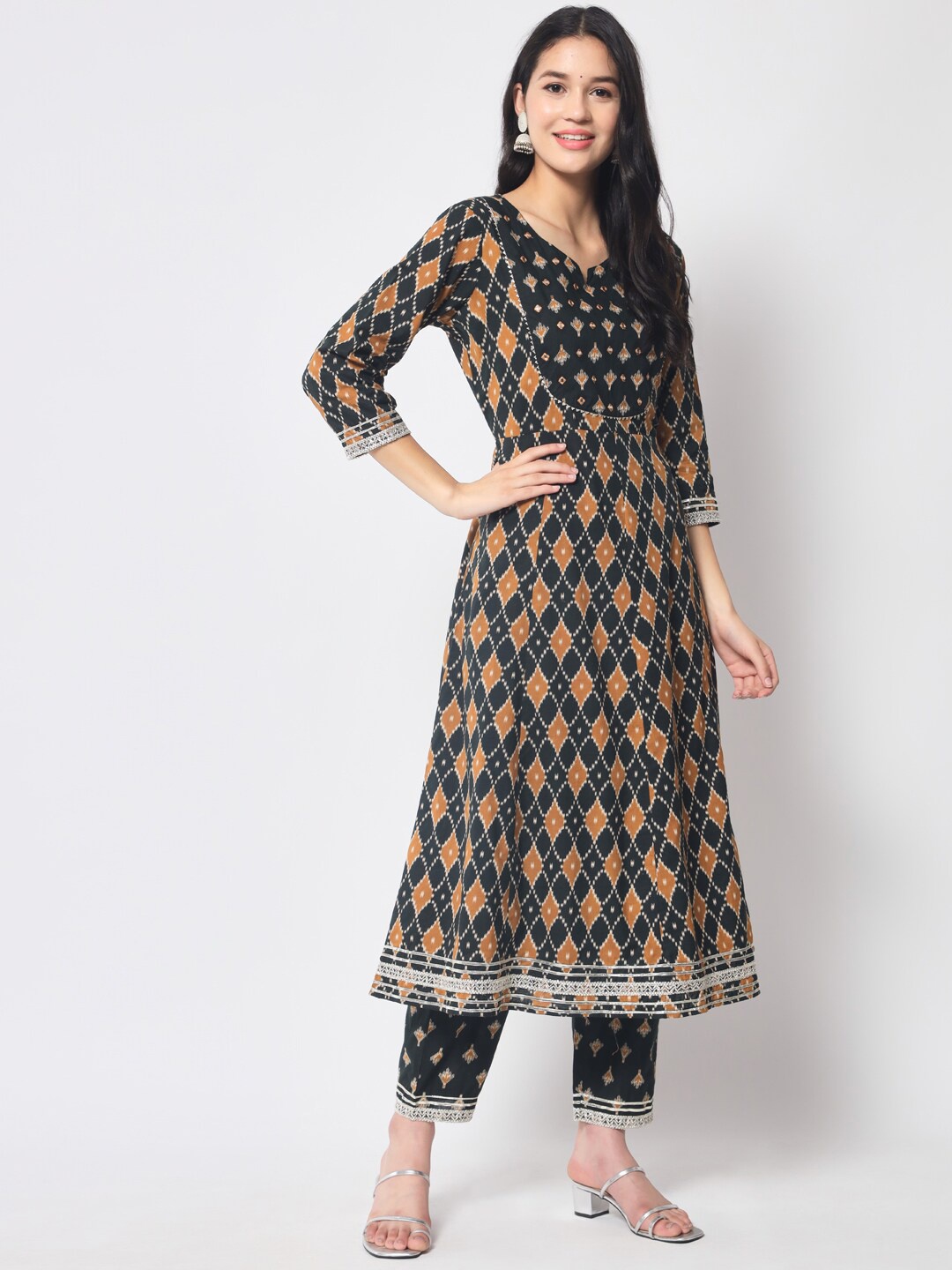 

IkDaiya Ethnic Motifs Printed Pure Gotta Patti Cotton Kurta with Trousers & Dupatta, Black