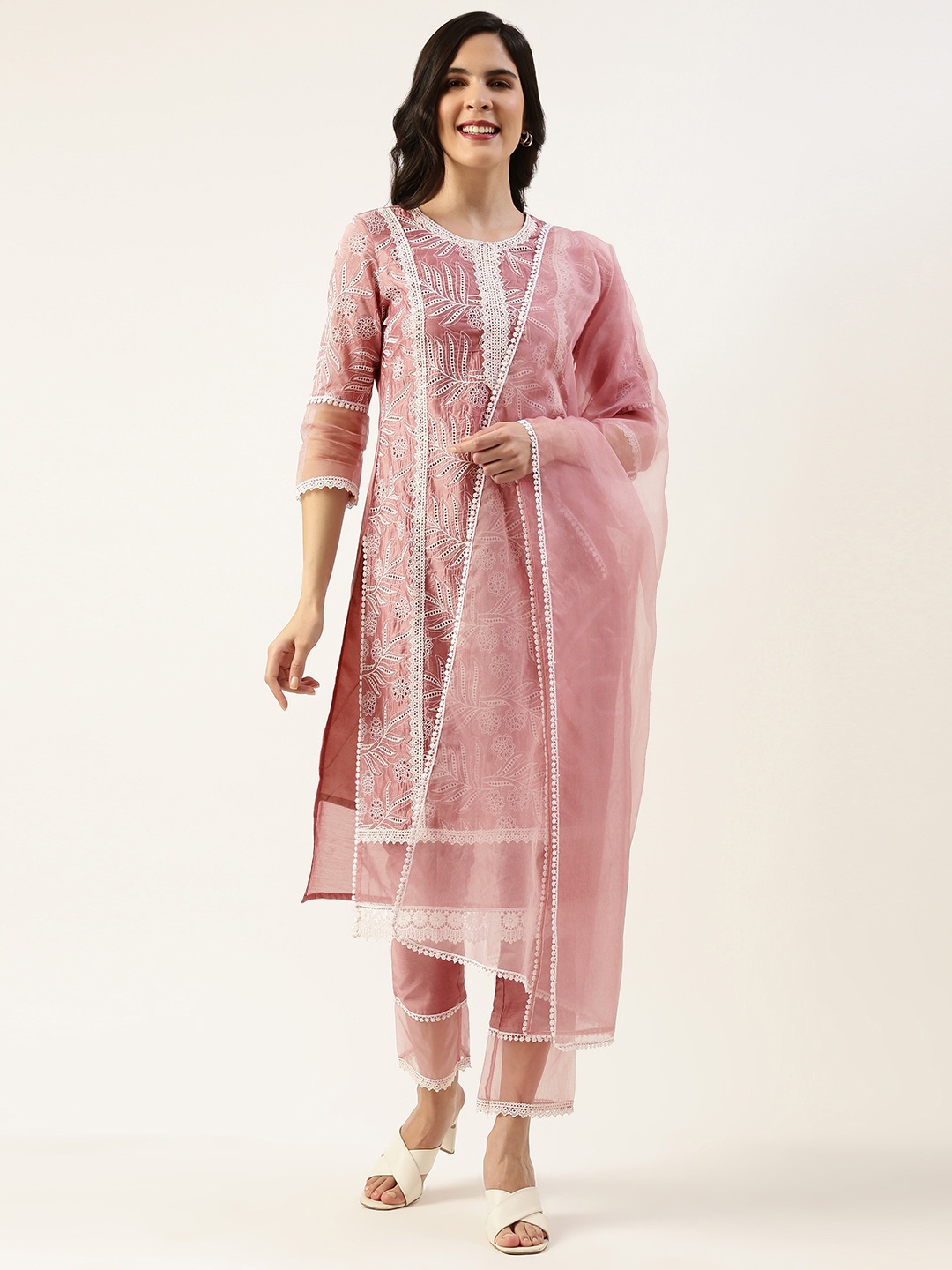 

SWAGG INDIA Floral Embroidered Chanderi Silk Kurta With Trousers & With Dupatta, Mauve