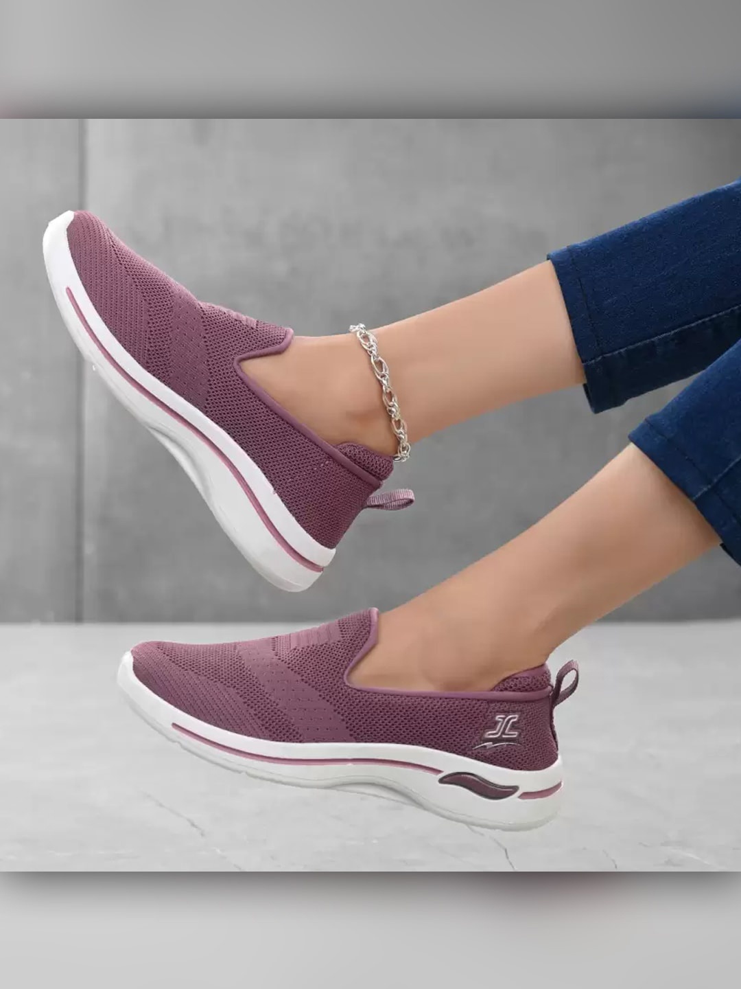 

Shoetopia Girls Colourblocked Lightweight Sneakers, Purple