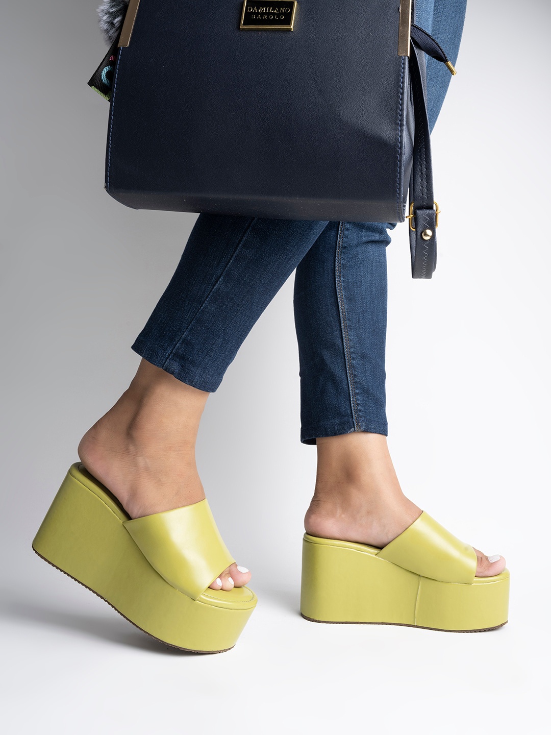 

Shoetopia Girls Flatfrom Heels, Green