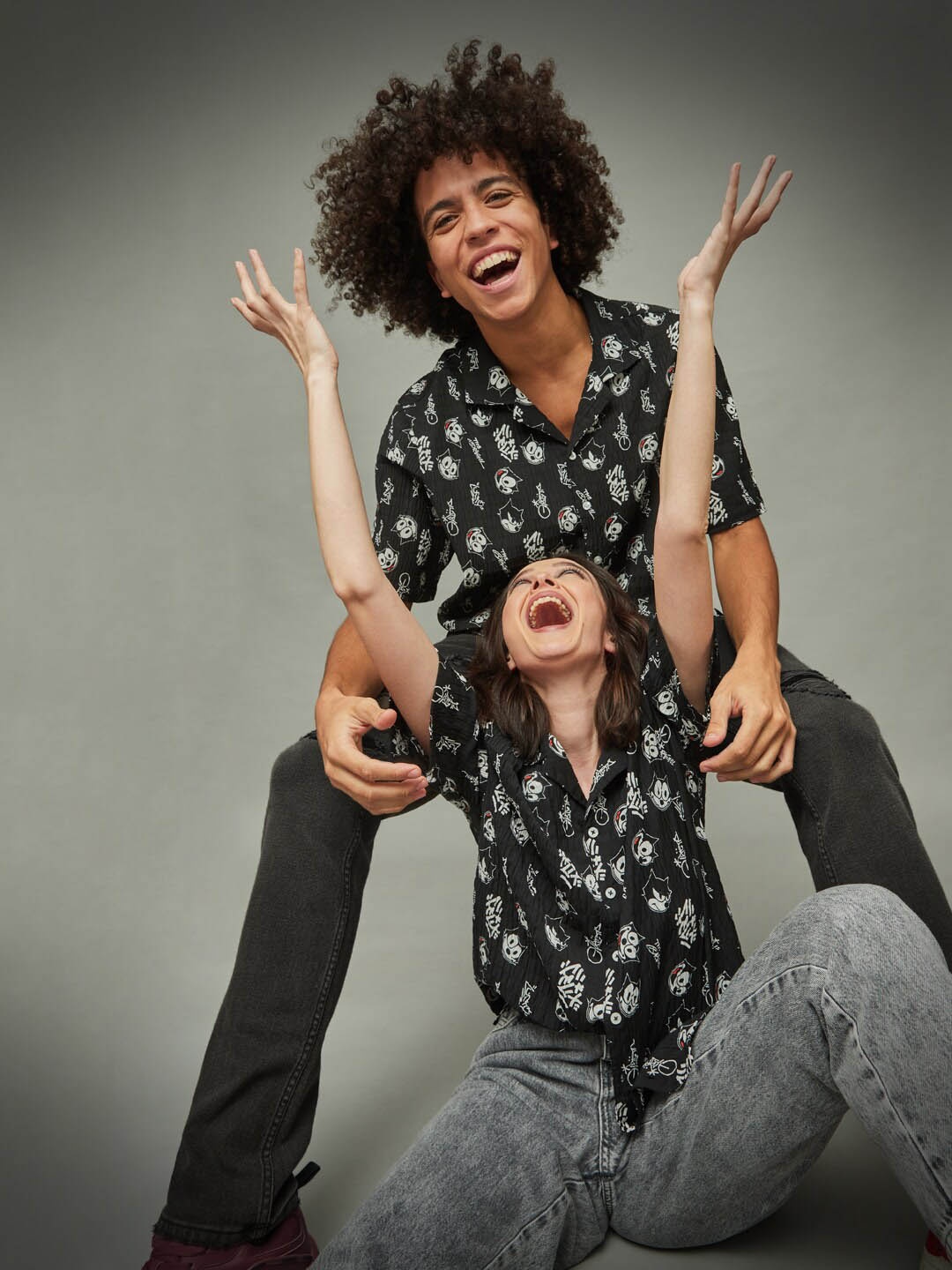 

ONLY Unisex Conversational Printed Casual Shirt, Black