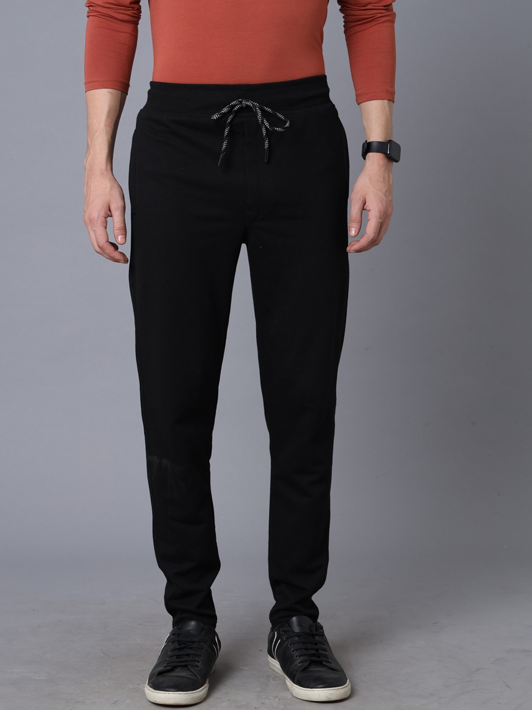 

YOVISH Men Mid-Rise Cotton Track Pants, Black
