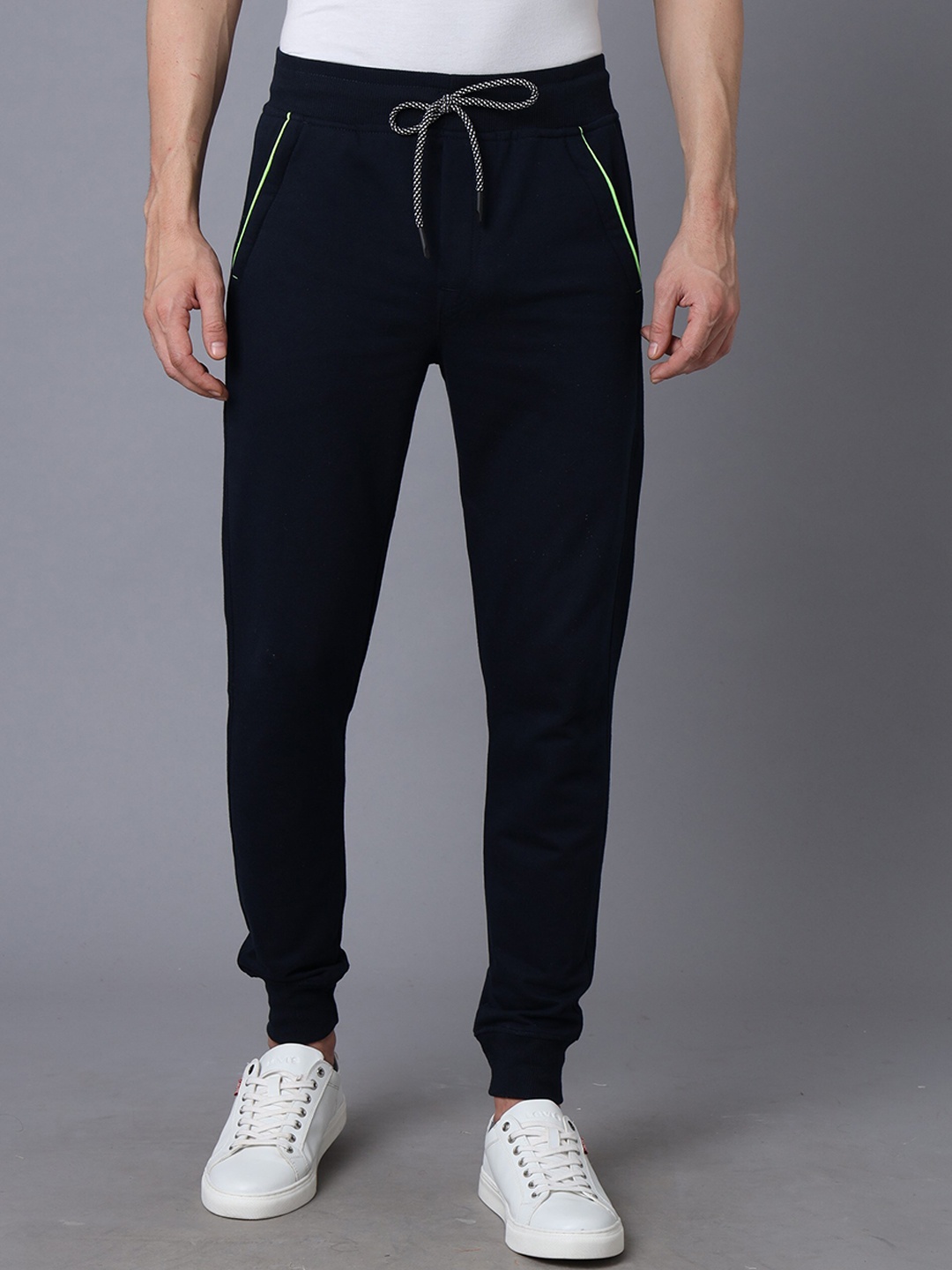 

YOVISH Men Mid-Rise Cotton Joggers, Black