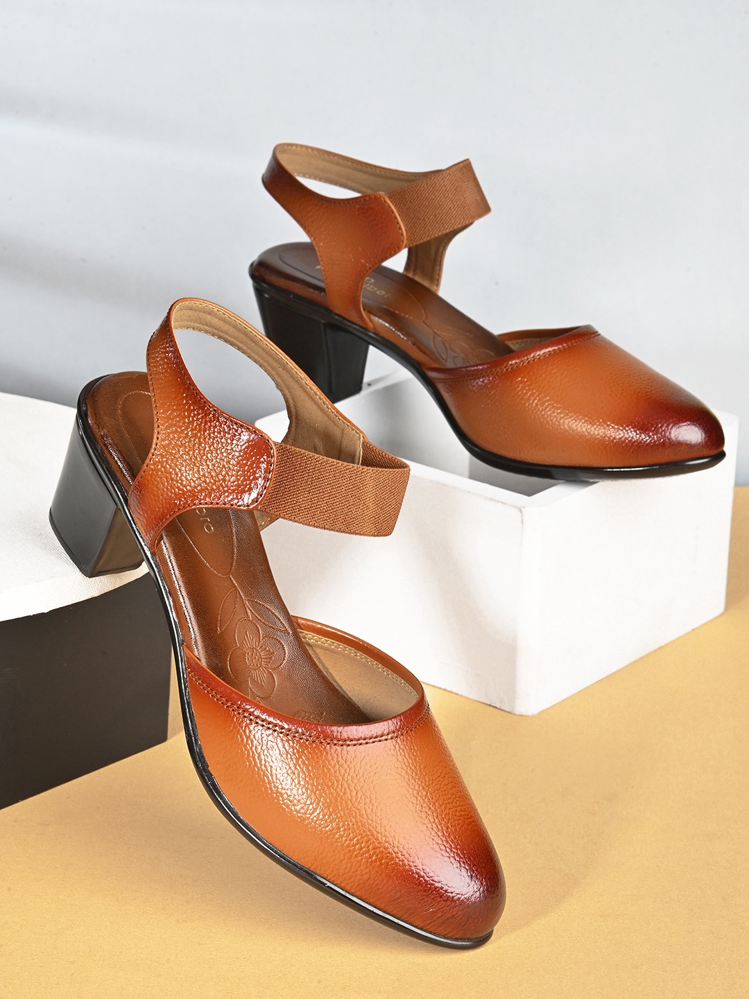 

pelle albero Textured Leather Block Heels With Backstrap, Tan
