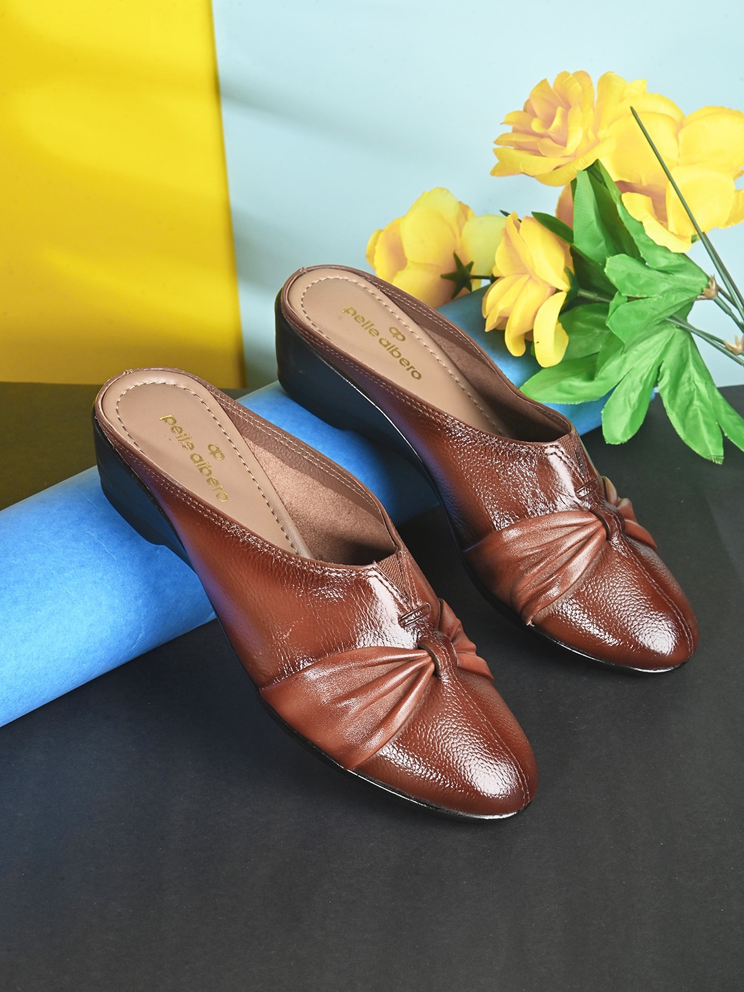 

pelle albero Textured Leather Block Mules, Rust