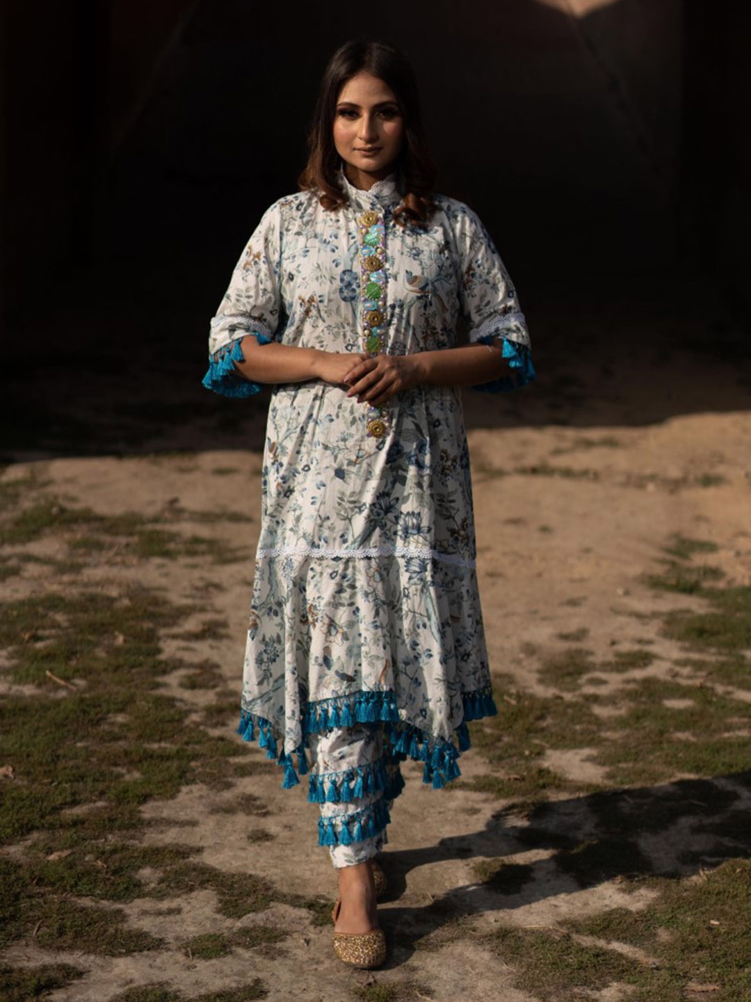 

Mani Dua Khanna Women Floral Printed Pure Cotton Kurta with Trousers, Blue