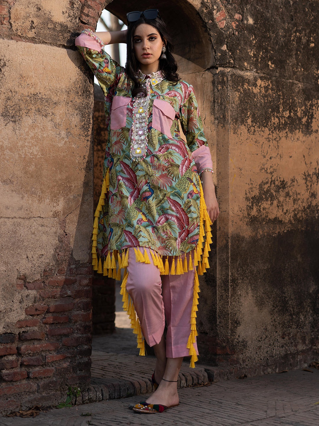 

Mani Dua Khanna Floral Embroidered Pure Cotton Kurta with Trousers, Green