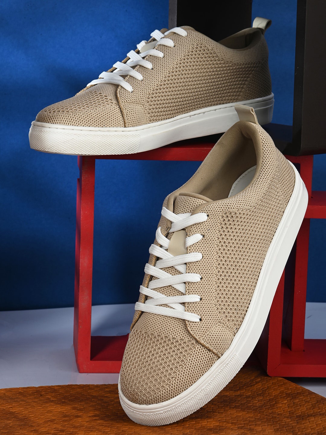 

HRX by Hrithik Roshan Women Textured Lace-Ups Sneakers, Beige