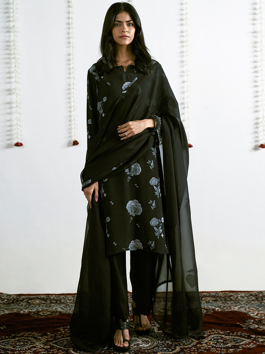 

Ganga Printed Kurta with Palazzos & Dupatta, Black