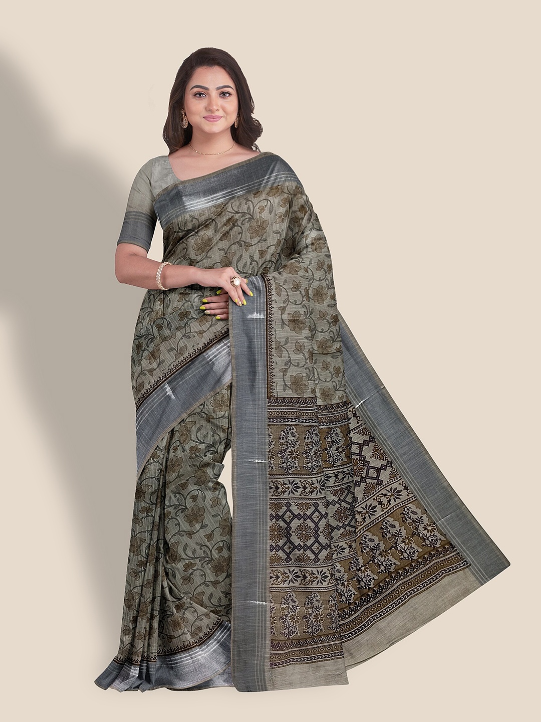 

The Chennai Silks Floral Printed Zari Pure Cotton Saree, Beige