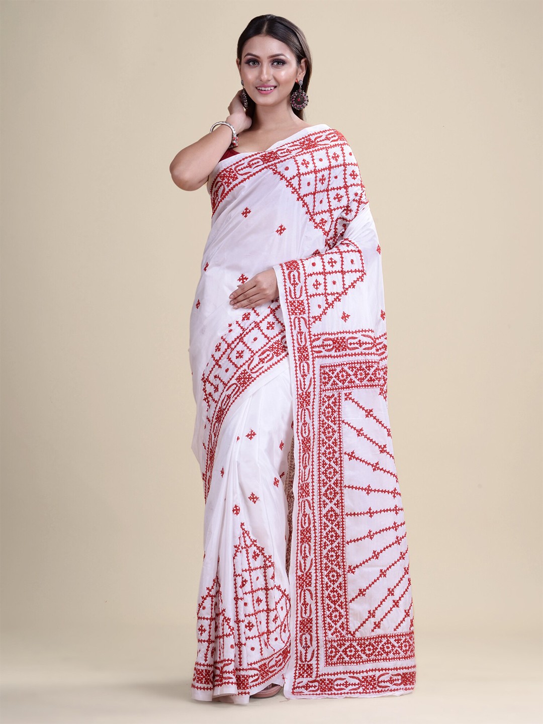 

Laa Calcutta Ethnic Motif Embroidered Saree, White