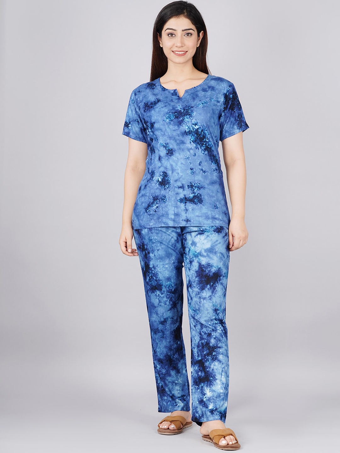 

Bachuu Tie & Dye Printed Night Suit, Blue