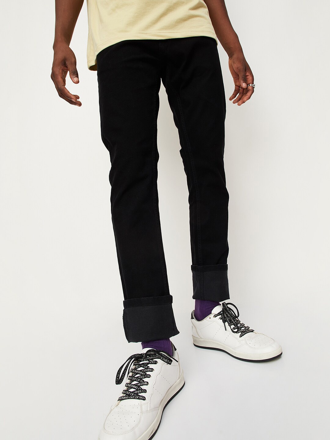 

max Men Mid-Rise Stretchable Jeans, Black