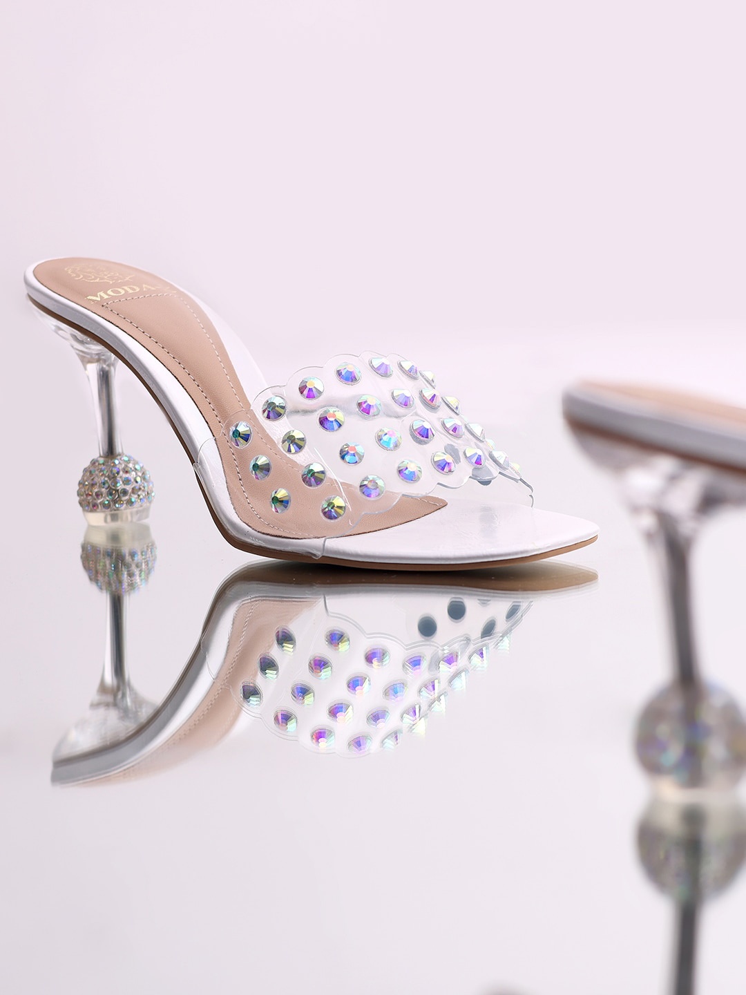 

MODA-X Embellished Slim Heels, White