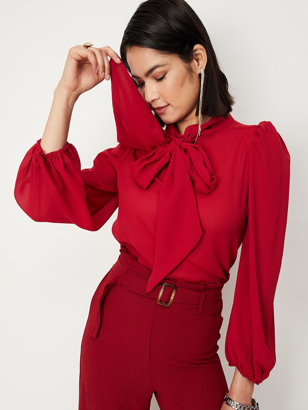 

max Tie-Up Neck Puff Sleeves Top, Red
