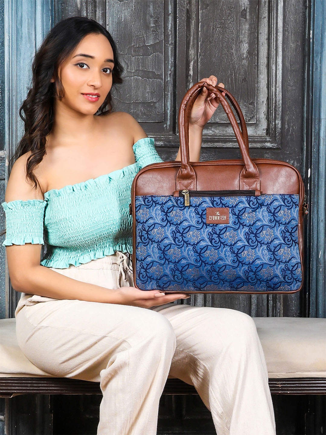 

THE CLOWNFISH Deborah Unisex Printed Laptop Bag, Blue