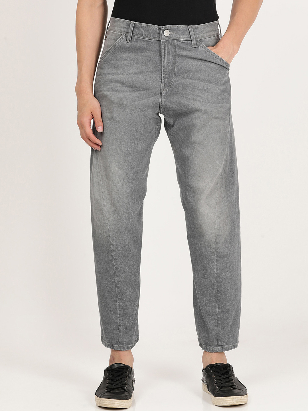 

Wrangler Men Mid-Rise Light Fade Stretchable Cotton Jeans, Grey