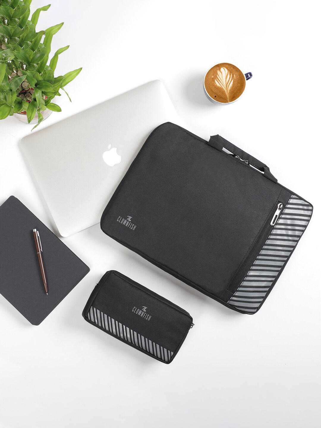 

THE CLOWNFISH Solid Laptop Sleeve With Pouch, Black