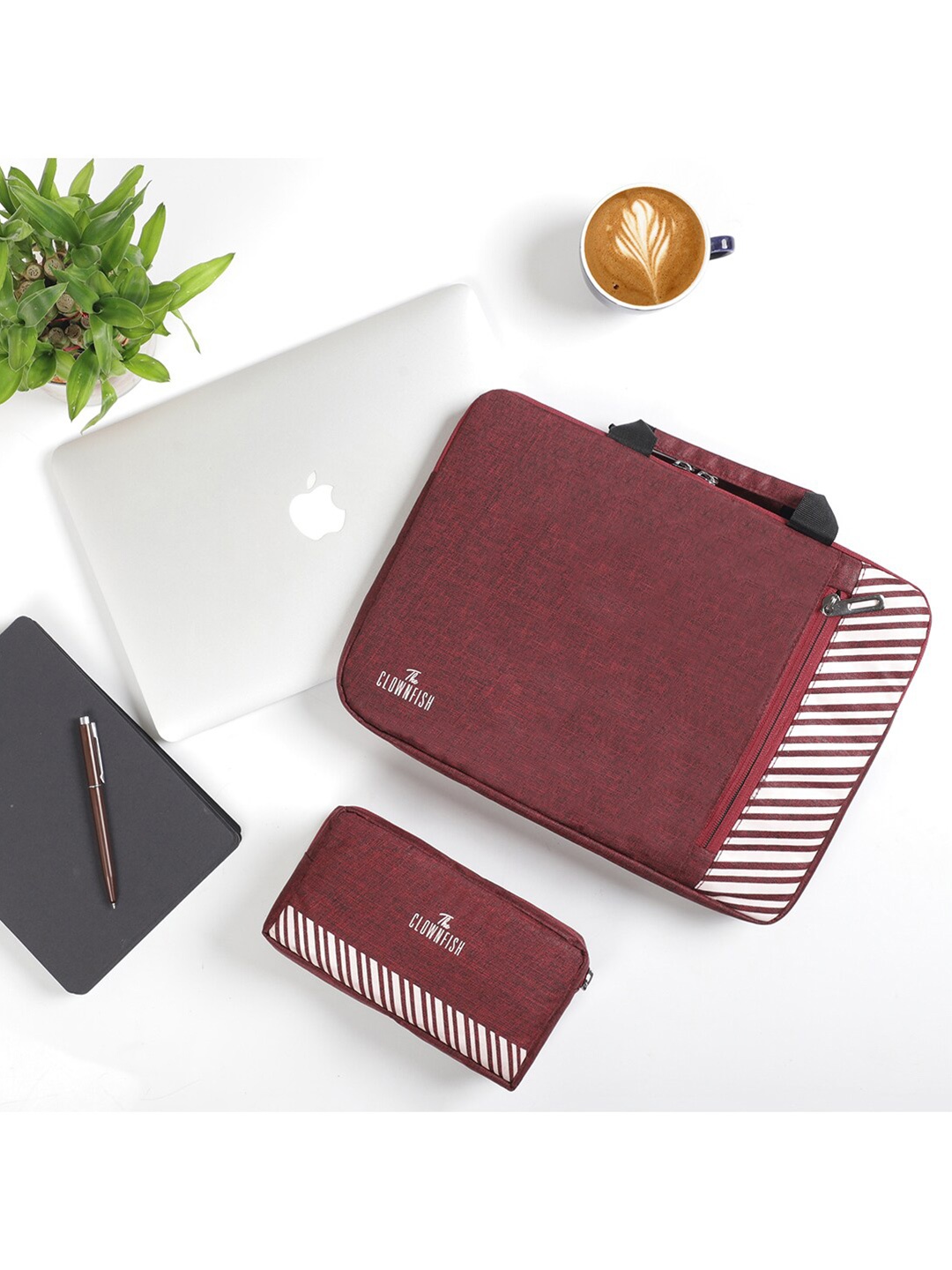 

THE CLOWNFISH Rex & Scholar Solid Comfort Padded Laptop Sleeve, Maroon