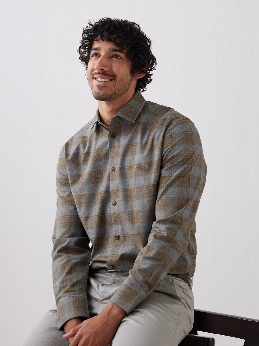 

Andamen Checked Spread Collar Cotton Casual Shirt, Grey