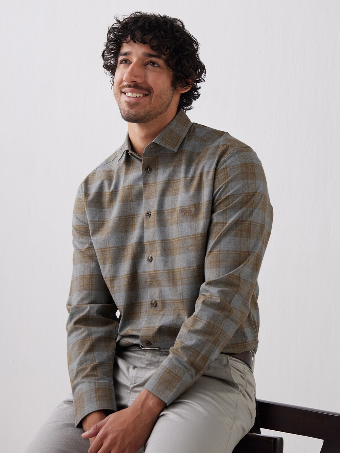

Andamen Checked Spread Collar Slim Fit Cotton Shirt, Grey