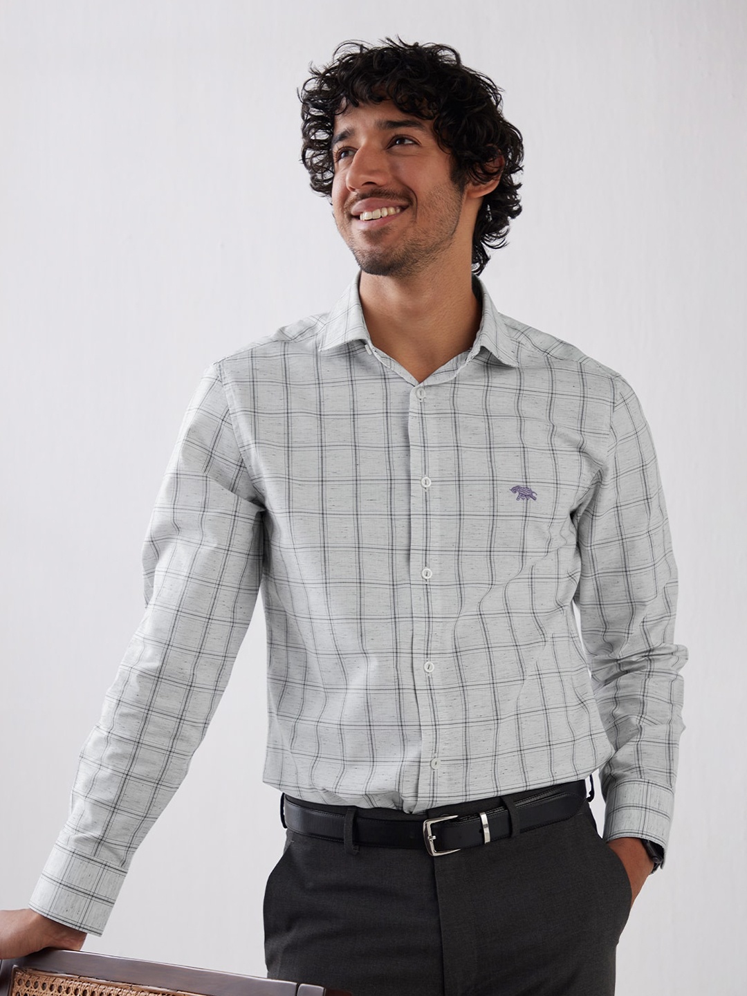 

Andamen Checked Cutaway Collar Slim Fit Cotton Casual Shirt, Grey