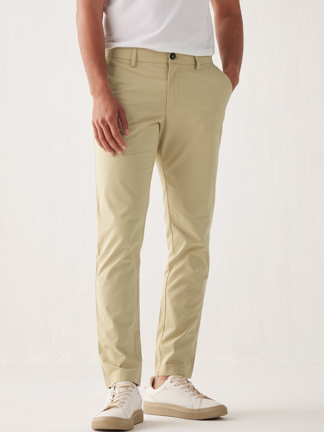 

Andamen Men Mid Rise Easy Wash Slim Fit Slant Pocket Cotton Chinos, Khaki