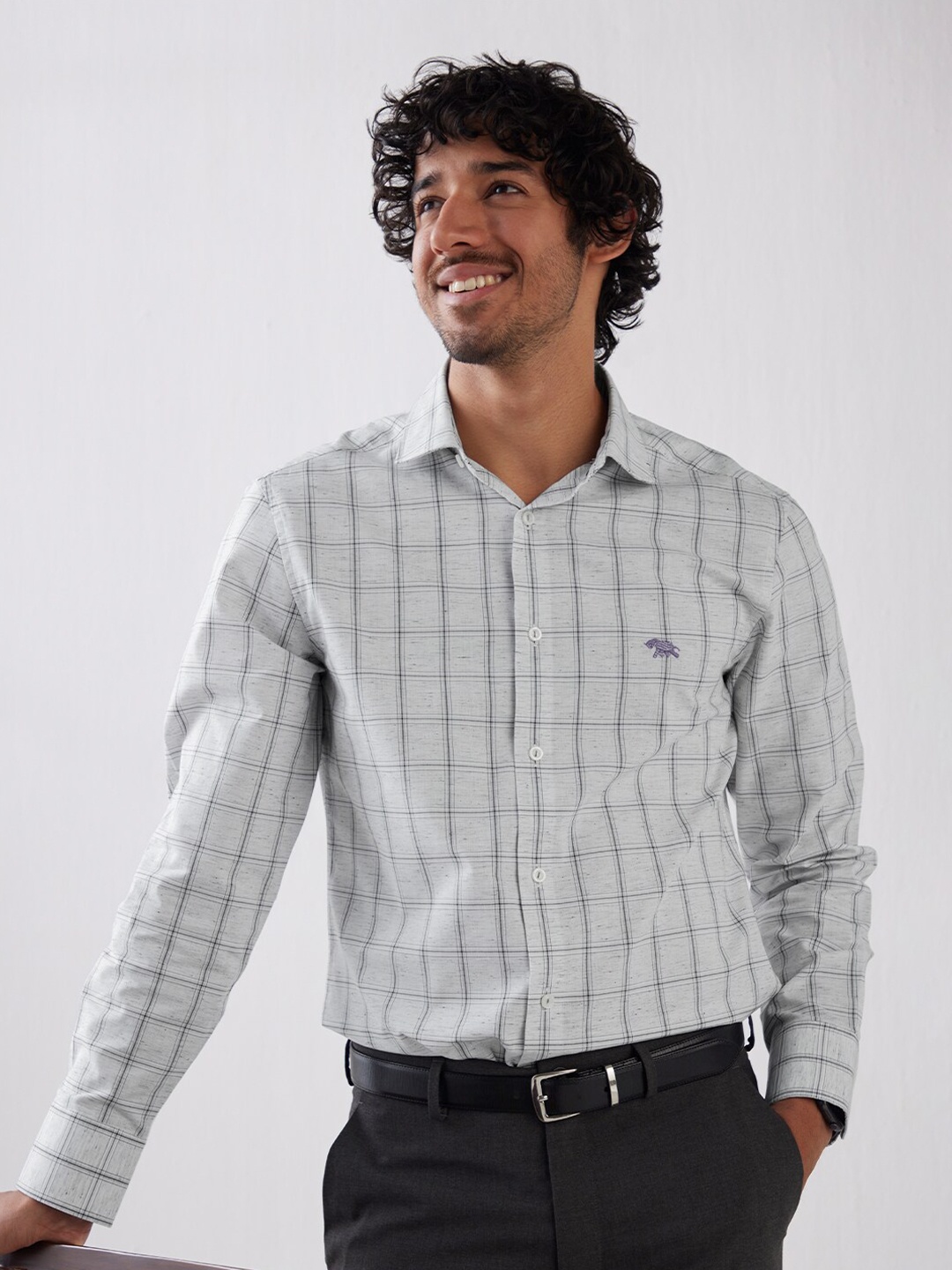 

Andamen Checked Cutaway Collar Cotton Casual Shirt, Grey