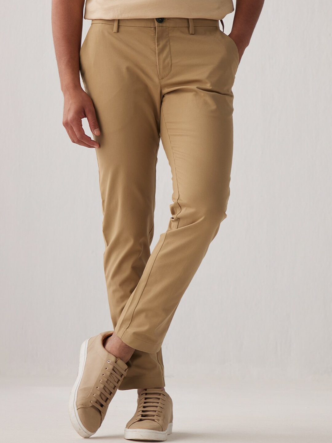 

Andamen Men Mid Rise Easy Wash Slant Pocket Chinos, Khaki