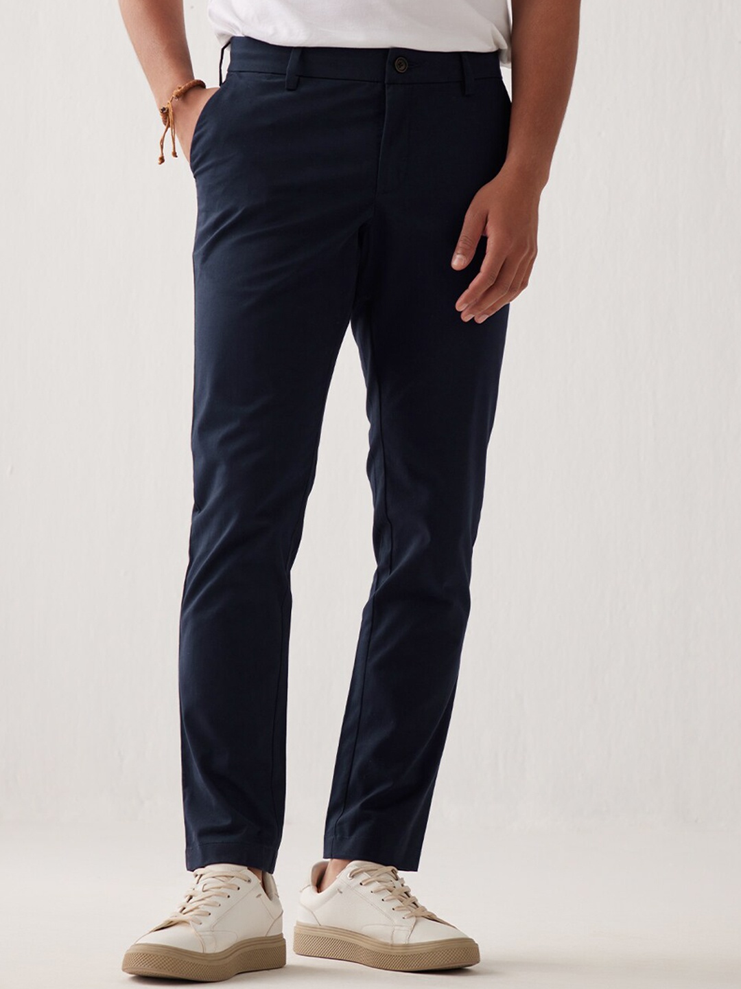 

Andamen Men Mid Rise Easy Wash Slim Fit Slant Pocket Cotton Chinos, Navy blue
