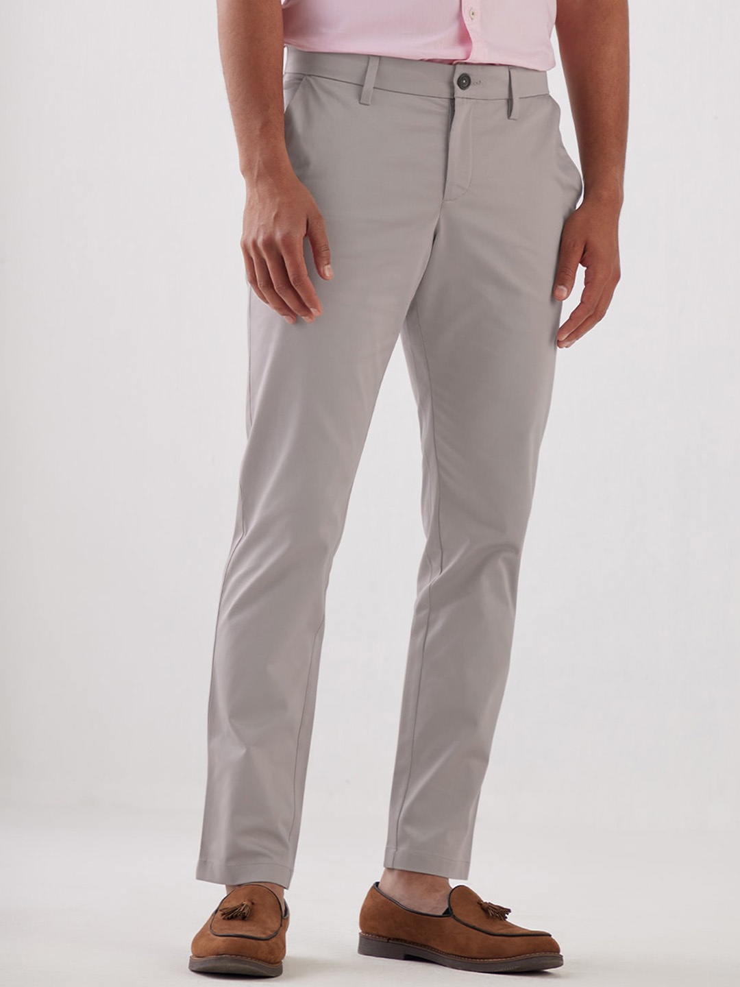 

Andamen Men Mid Rise Easy Wash Slant Pocket Chinos, Grey